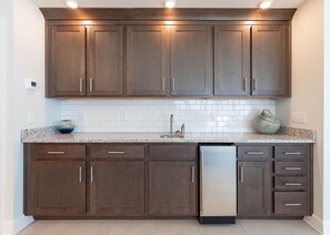 Condo, 4 Bedrooms | Private kitchen
