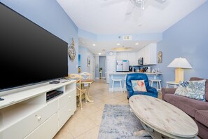 Condo, 1 Bedroom | Living area