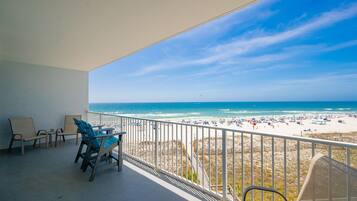 Condo, 1 Bedroom | Property grounds