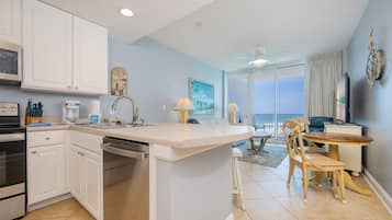 Condo, 1 Bedroom | Private kitchen | Fridge, oven, coffee/tea maker