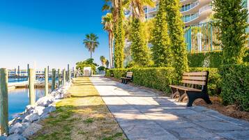 Condo, 2 Bedrooms | Property grounds