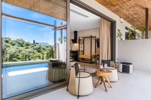 Studio Apartment 'Studio Thetis' with Private Pool, Wi-Fi and Air Conditioning