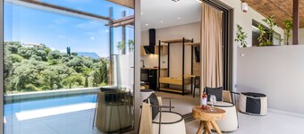 Studio Apartment 'Studio Thetis' with Private Pool, Wi-Fi and Air Conditioning