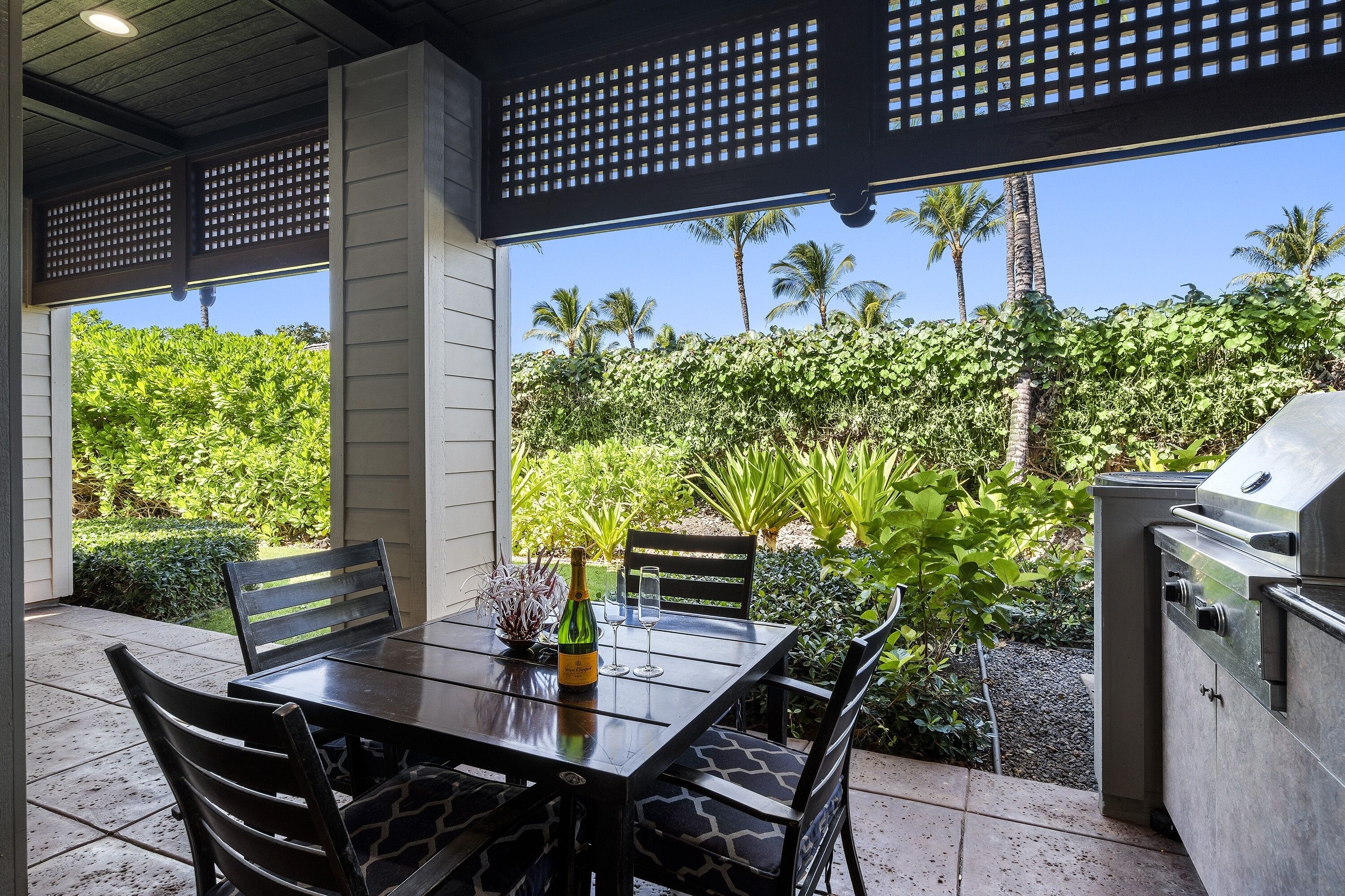 Townhome, 2 Bedrooms | Outdoor dining