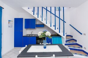 Interior - Holiday Home "Mirtagru Appartamento Dell'Oleandro" with Garden, 2 Private Terraces & Wi-Fi (Budoni)