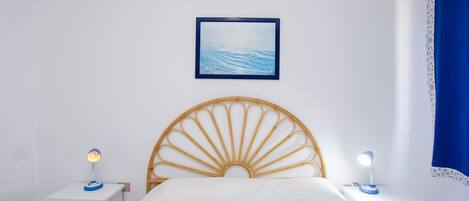 1 bedroom, bed sheets