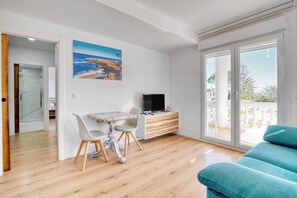 TV, mesa de pingue-pongue