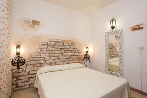 3 عدّة غرف نوم ومكواة/لوح كي وواي فاي مجانًا وملاءات أسرّة