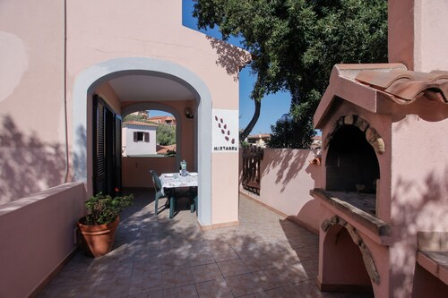 Ferienhaus „mirtagru casa Della Sughereta“ mit Meerblick, Terrasse und WLAN