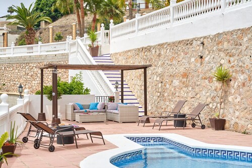 Villa 'Soraida' with Mountain and Sea Views, Wi-Fi