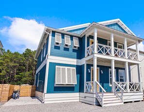 Exterior - Book the Holidays! Heated Pool! Minutes from 30A Beaches! 6 Bikes! LSV! (Santa Rosa Beach)