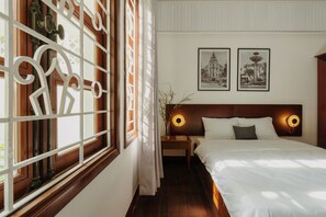 6 bedrooms, in-room safe, desk, iron/ironing board - Entire 6BR Heritage Villa D1 Saigon with Workspace FastWiFi for Group and Family (Thành phố Hồ Chí Minh)