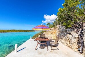 Outdoor dining - Private Pool & Stunning Sunsets Near Chalk Sound (Providenciales)