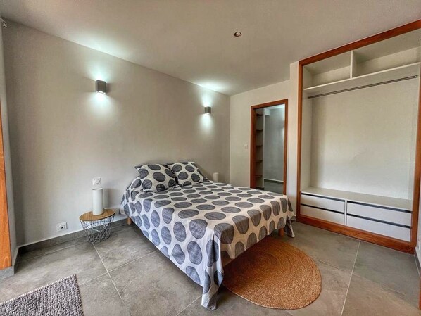 1 bedroom, iron/ironing board, free WiFi, bed sheets