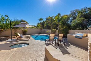 Pool - Modern Family Retreat - Pool|Spa|Firepit|Putt Grn (Scottsdale)
