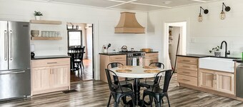 Historic home by Dogwood Lake/Glendale