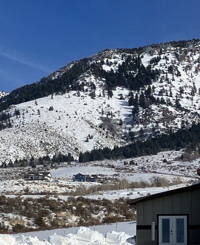 Valley View Mountain Getaway! Four Seasons of Fun!