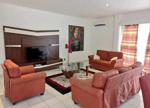 Magnifique Appartement Meublé Avec Piscine à Pointe Noire