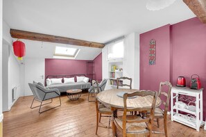 Interior - Spacious and bright in the historic center (Toulouse)