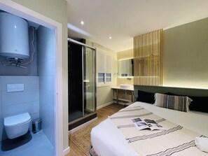 5 室のベッドルーム、デスク、アイロン / アイロン台、WiFi