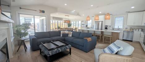 Smart TV, fireplace