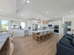 Dining - Oceanside 8 Bedroom in Bethany - walk to the beach! (Bethany Beach)