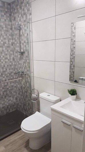 Bathroom - Cozy apartment 15 minutes from the Basilica of Covadonga! (Benia de Onís)