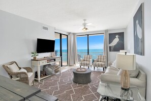 Smart TV, reproductor de DVD y libros 