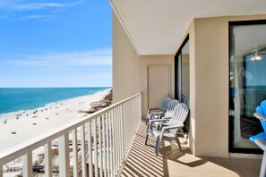 Property grounds - NEW + VIEWS Beachfront Balcony, Spacious • Luxe Heated Pool (Orange Beach)