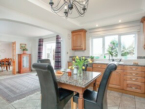 Dining - 5 bedroom accommodation in Exeter (Exeter)