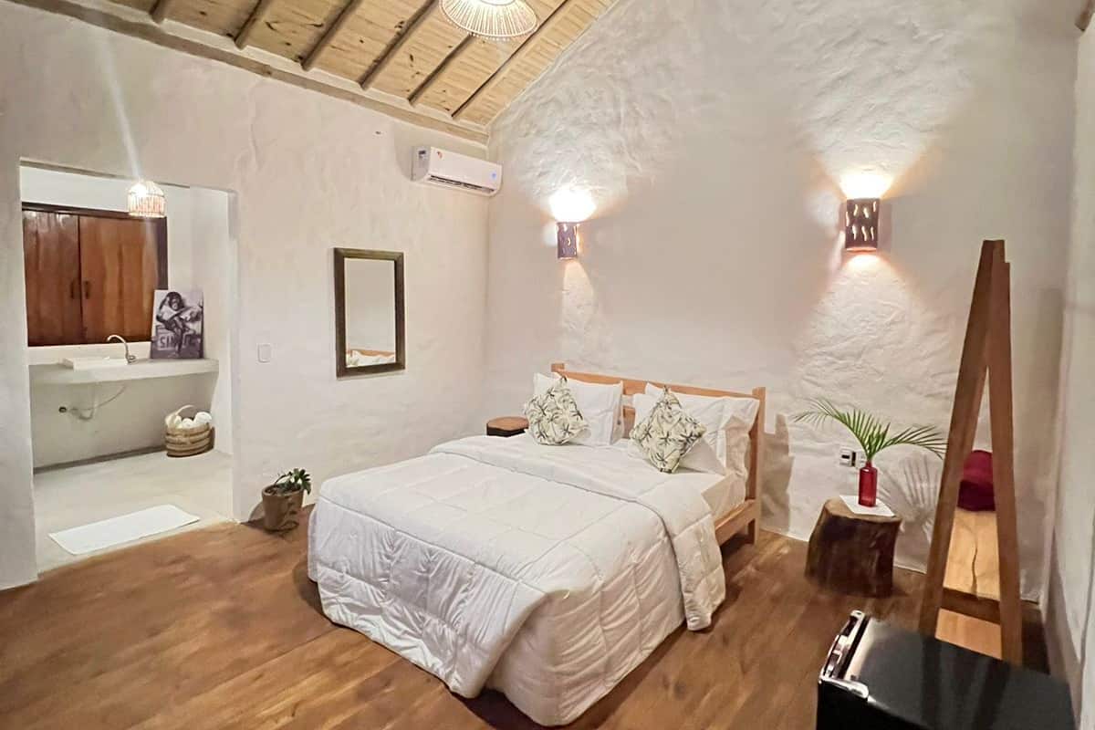 Suíte superior | Wi-Fi de cortesia, individualmente decorados, roupa de cama
