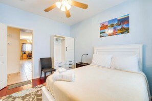 4 bedrooms, iron/ironing board, travel cot, Internet - Getaway w/ Hot Tub: Near Peoria Mountain Preserve! (Peoria)