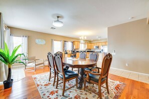 Dining - Getaway w/ Hot Tub: Near Peoria Mountain Preserve! (Peoria)