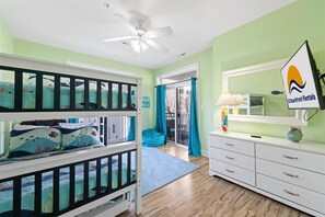 4 chambres, fer et planche à repasser, lit parapluie, Wi-Fi gratuit