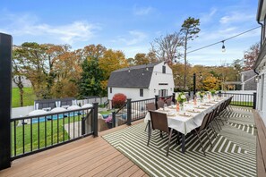 Outdoor dining - The Barn at Chatham Oaks (Chatham)