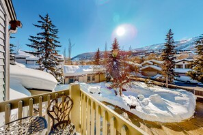 Property grounds - Mountain view home with hot tub, fireplace & perfect walk-to-lift location (Park City)