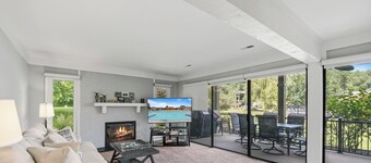 Fontana Abbey Villas Condo Steps to Pool Walk to Beach Marina and Dining