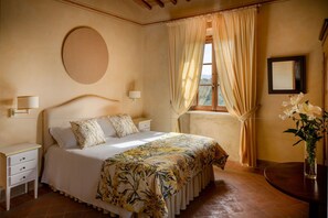 10 bedrooms, iron/ironing board, travel cot, free WiFi