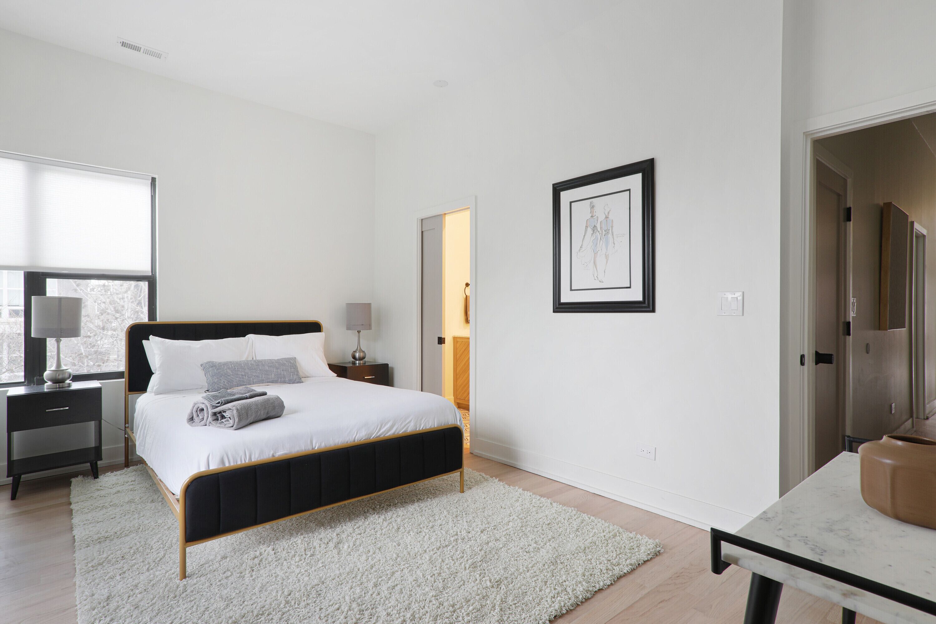 7 bedrooms, desk, iron/ironing board, travel crib
