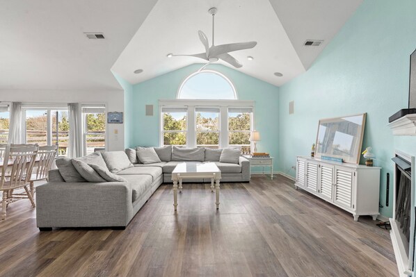 TV, fireplace, ping pong