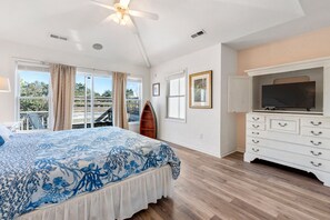 6 bedrooms, iron/ironing board, WiFi, bed sheets