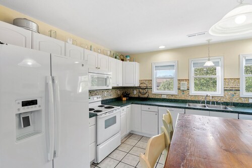 Beach Bound: Private Pool | Hot Tub | Rec Room