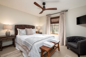 5 bedrooms, in-room safe, desk, iron/ironing board