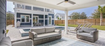 La Joya Azul, 7 Bedrooms, Heated Pool, Hot Tub, 6 Seat Golf Cart, & Bikes!!!