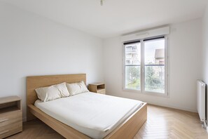 2 soverom, strykejern/-brett, reiseseng for barn og wi-fi (inkludert)