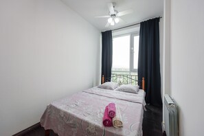 4 bedrooms, WiFi, bed sheets - 2 комнатная квартира в ЖК МАНХЕТТАН (Алматы)