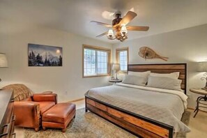 3 chambres, fer et planche à repasser, lit parapluie, Wi-Fi gratuit