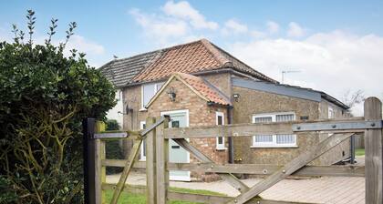 2 bedroom accommodation in Clenchwarton, near King’s Lynn