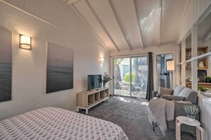 Internet, bed sheets - Santa Barbara Studio Near Downtown & Beaches (Santa Barbara)