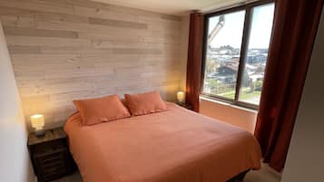 4 bedrooms, WiFi, bed sheets, wheelchair access